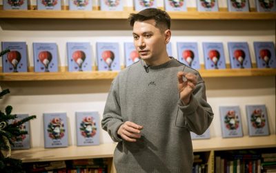 Микола Овчаров презентує дві нові книги: "Мала етика" та "Доказова аргументація"
